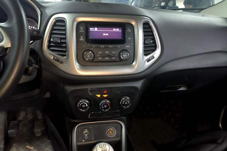 Used Jeep Compass 2017 200T Manual Enjoy Edition Audio And AC Panel