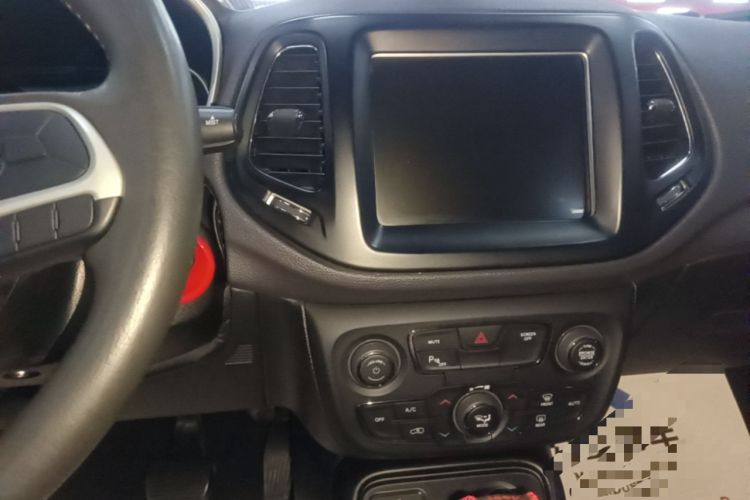 Used Jeep Compass 2017 200T Automatic Family Edition Audio And AC Panel
