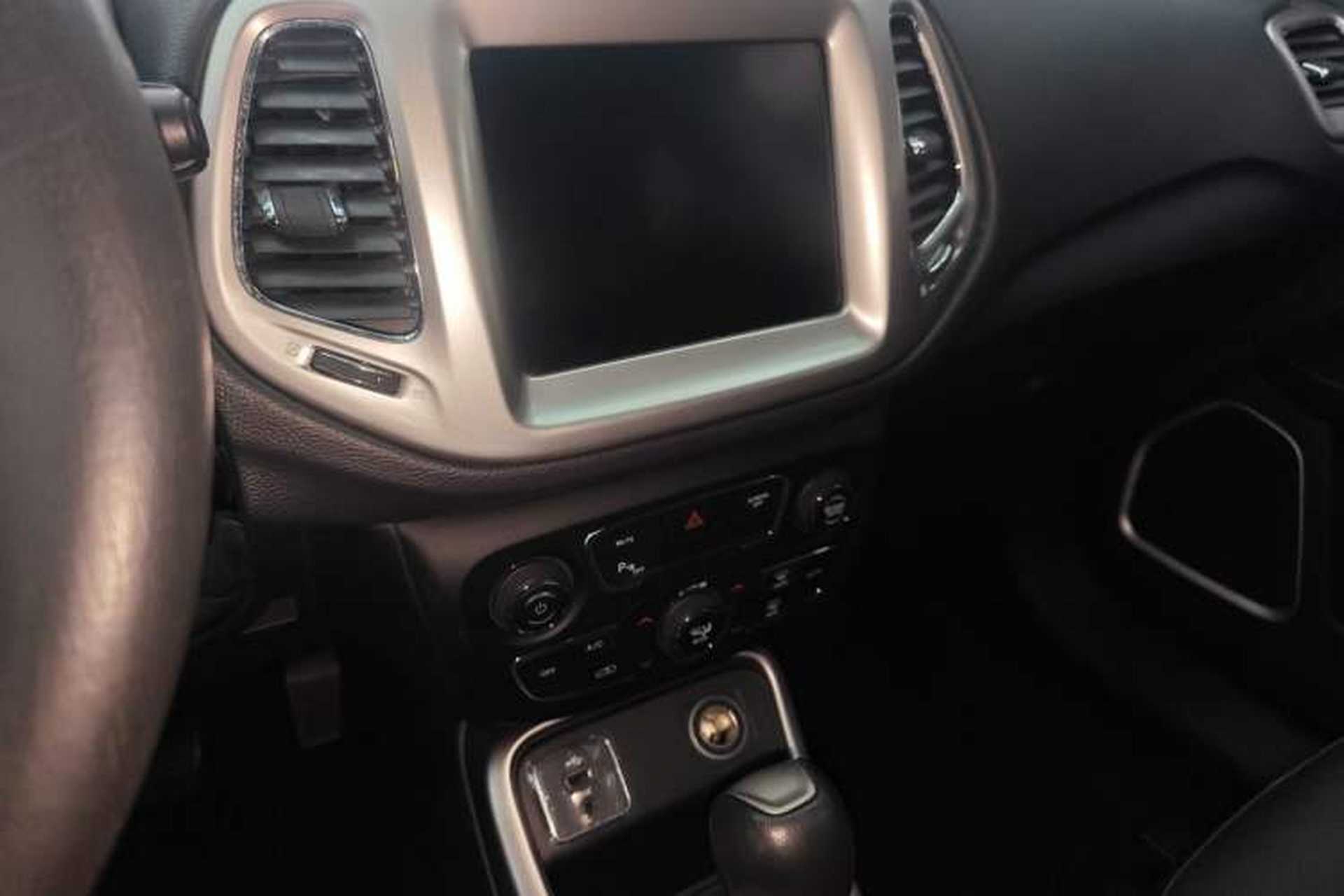 Used Jeep Compass 2017 200T Automatic Family Edition Audio And AC Panel
