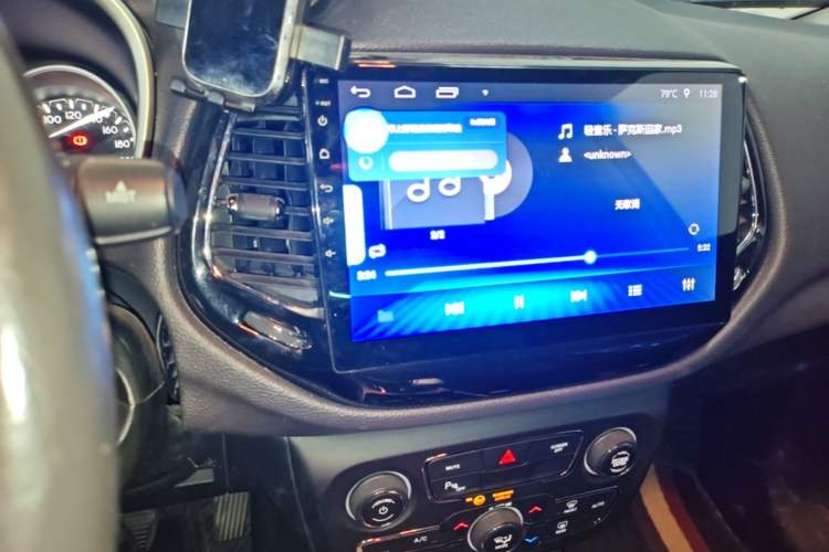 Used Jeep Compass 2017 200T Automatic Family Edition Audio And AC Panel