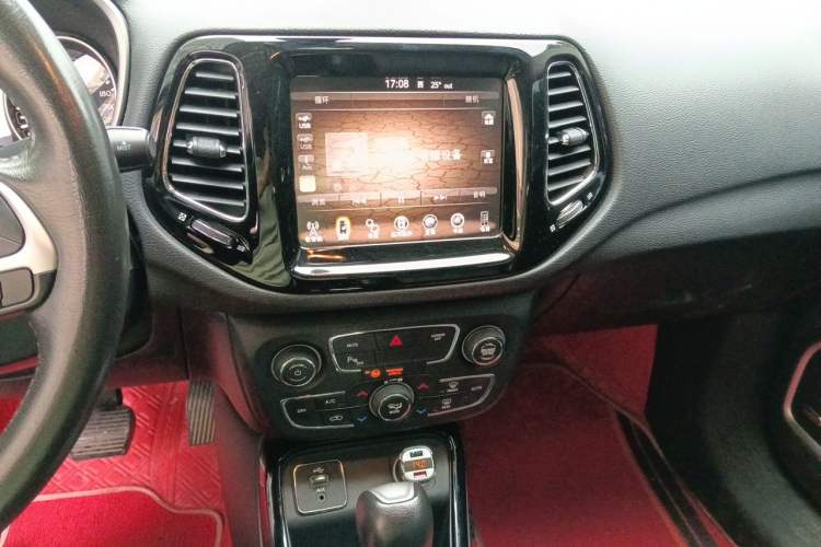 Used Jeep Compass 2017 200T Automatic Prestige Edition Audio And AC Panel