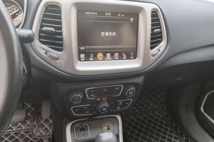 Used Jeep Compass 2017 200T Automatic Family Edition Audio And AC Panel