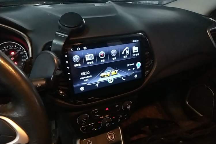 Used Jeep Compass 2017 200T Automatic Family Edition Audio And AC Panel