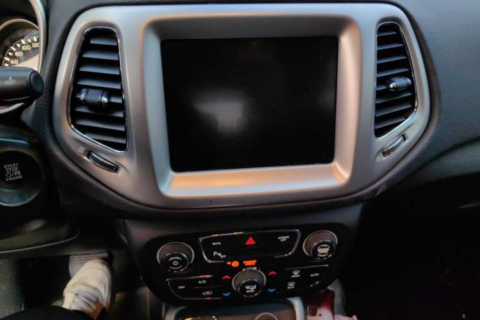 Used Jeep Compass 2017 200T Automatic Family Edition Audio And AC Panel