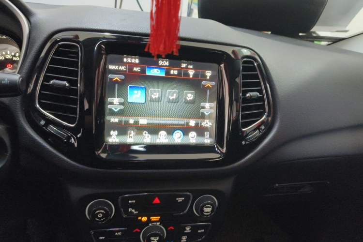 Used Jeep Compass 2017 200T Automatic Prestige Edition Audio And AC Panel