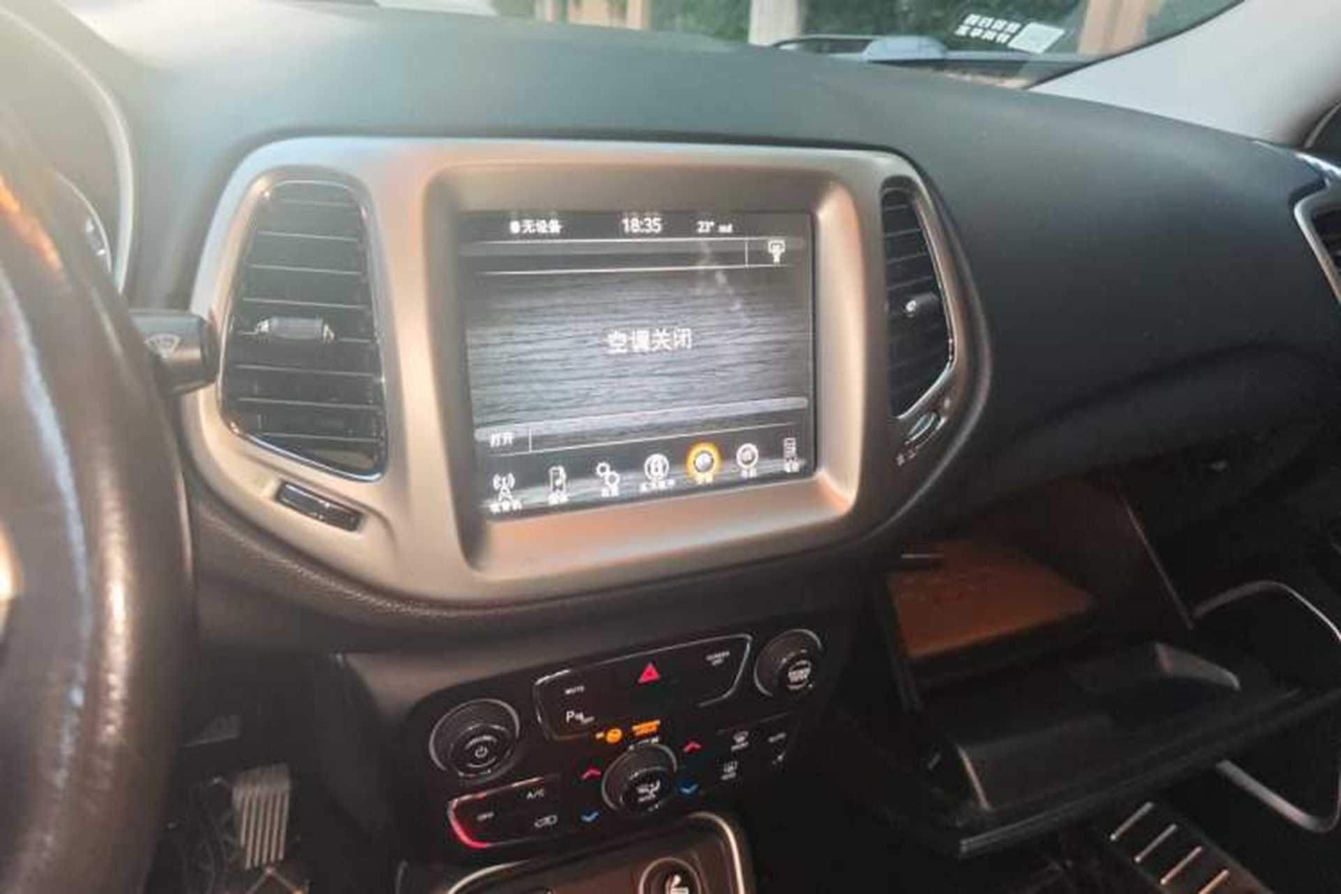 Used Jeep Compass 2017 200T Automatic Family Edition Audio And AC Panel
