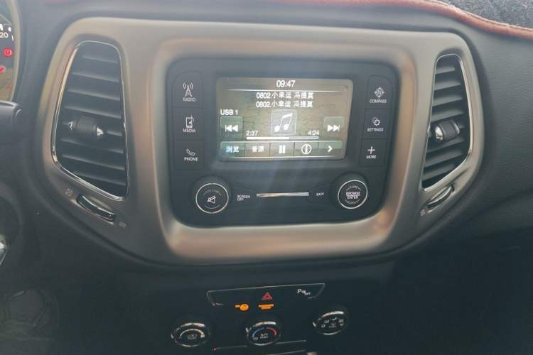 Used Jeep Compass 2017 200T Automatic Enjoyment Version Audio And AC Panel