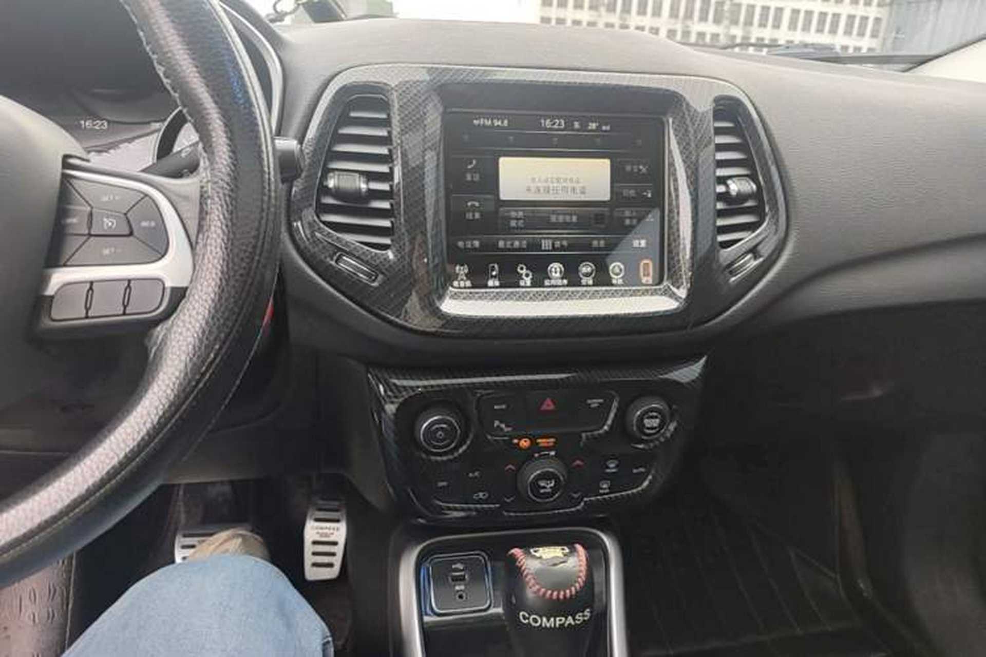 Used Jeep Compass 2017 200T Automatic Family Edition Audio And AC Panel