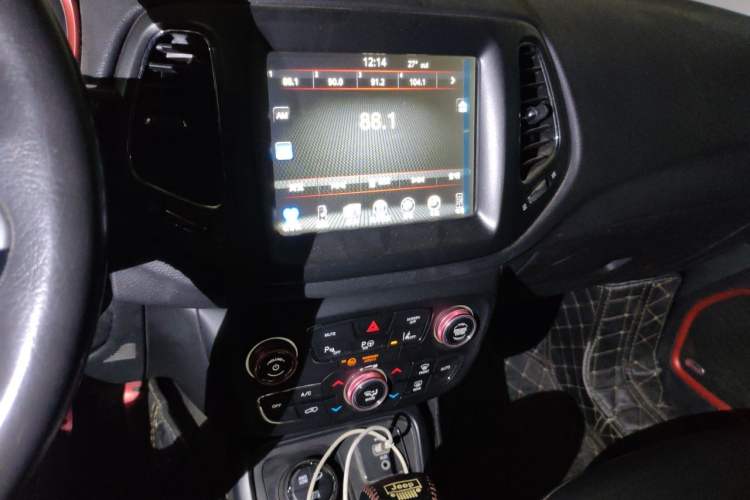 Used Jeep Compass 2017 200TS Automatic High-Performance All-Wheel Drive Edition Audio And AC Panel