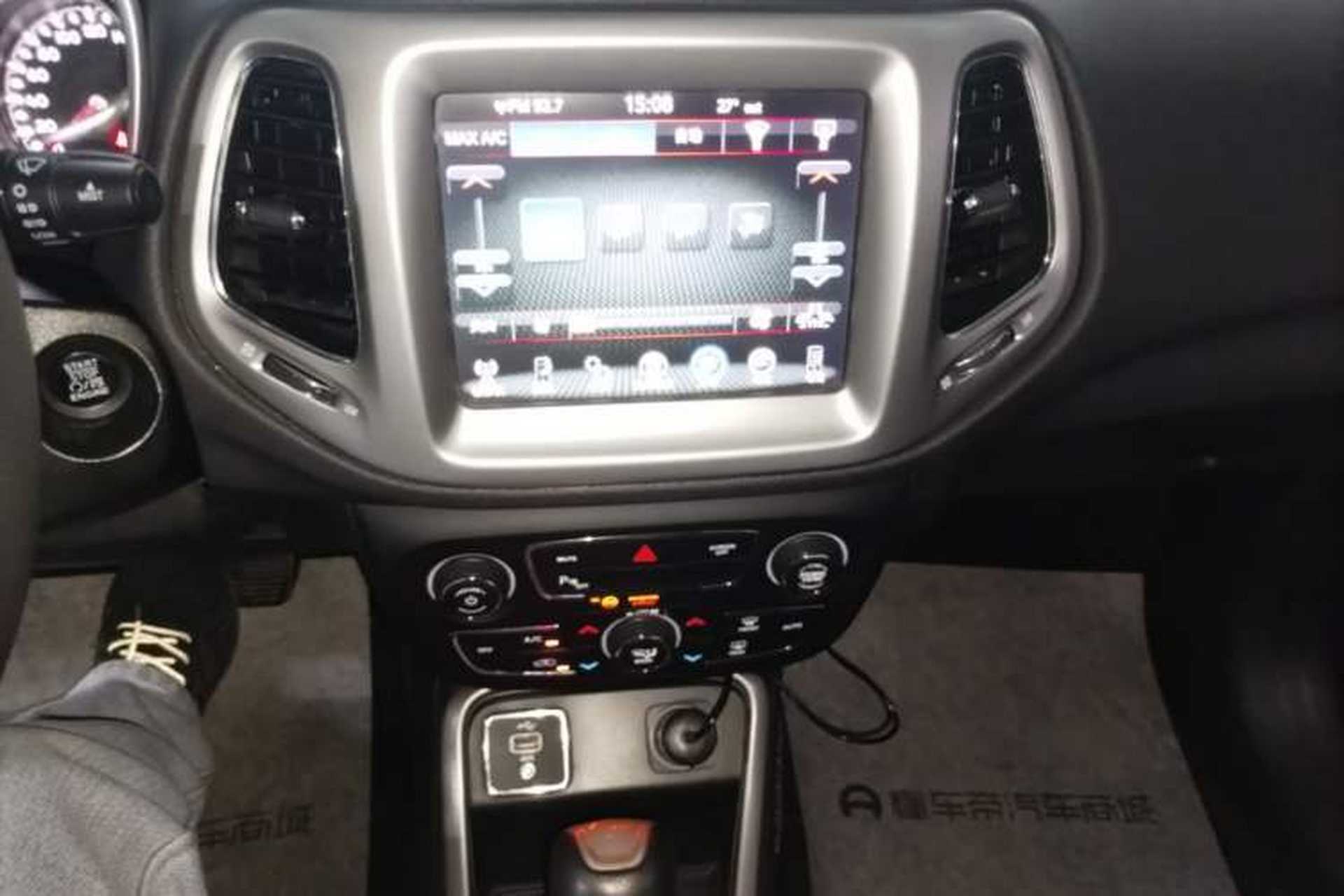 Used Jeep Compass 2017 200T Automatic Family Edition Audio And AC Panel