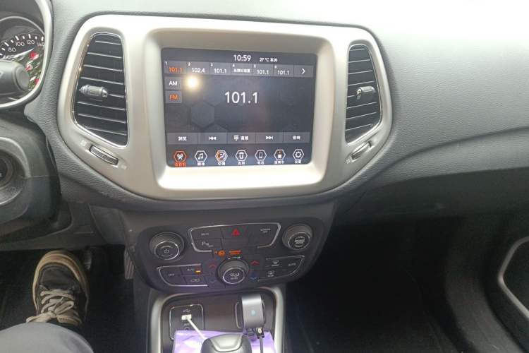 Used Jeep Compass 2017 200T Automatic Family Edition Audio And AC Panel
