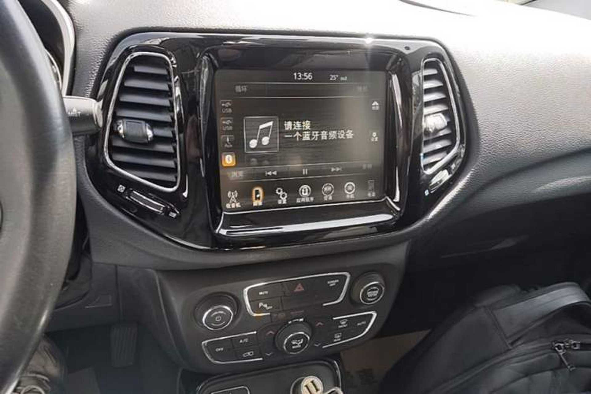 Used Jeep Compass 2017 200T Automatic Prestige Edition Audio And AC Panel