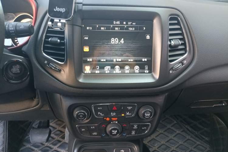 Used Jeep Compass 2017 200TS Automatic High-Performance All-Wheel Drive Edition Audio And AC Panel