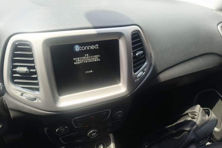 Used Jeep Compass 2017 200T Automatic Family Edition Audio And AC Panel