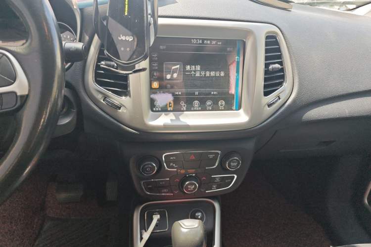 Used Jeep Compass 2017 200T Automatic Family Edition Audio And AC Panel