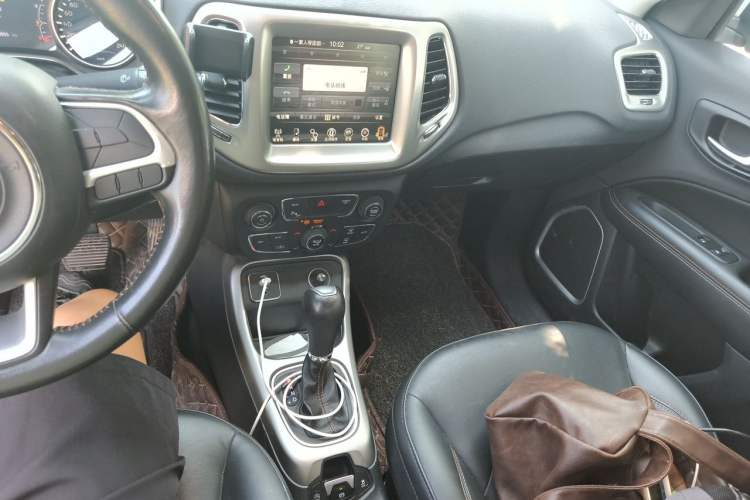 Used Jeep Compass 2017 200T Automatic Family Edition Audio And AC Panel
