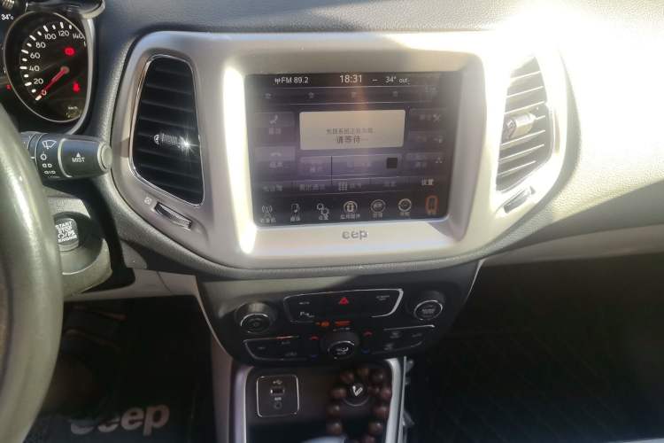 Used Jeep Compass 2017 200T Automatic Family Edition Audio And AC Panel