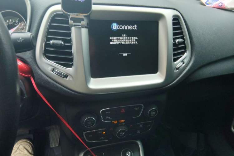 Used Jeep Compass 2017 200T Automatic Family Edition Audio And AC Panel