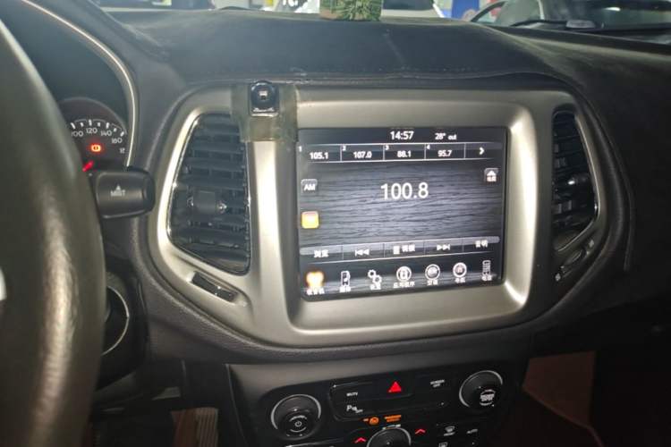 Used Jeep Compass 2017 200T Automatic Family Edition Audio And AC Panel