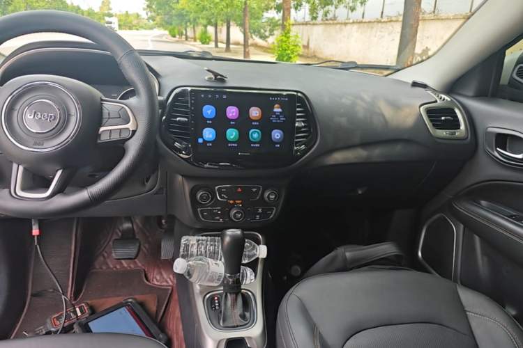 Used Jeep Compass 2017 200T Automatic Family Edition Audio And AC Panel
