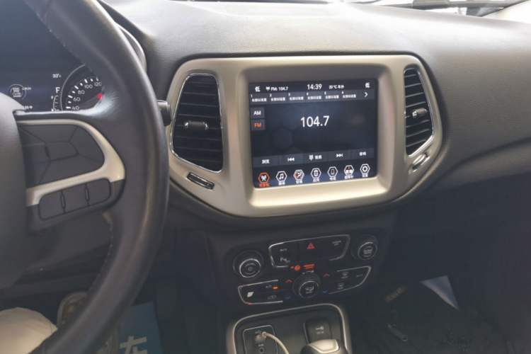 Used Jeep Compass 2017 200T Automatic Family Edition Audio And AC Panel