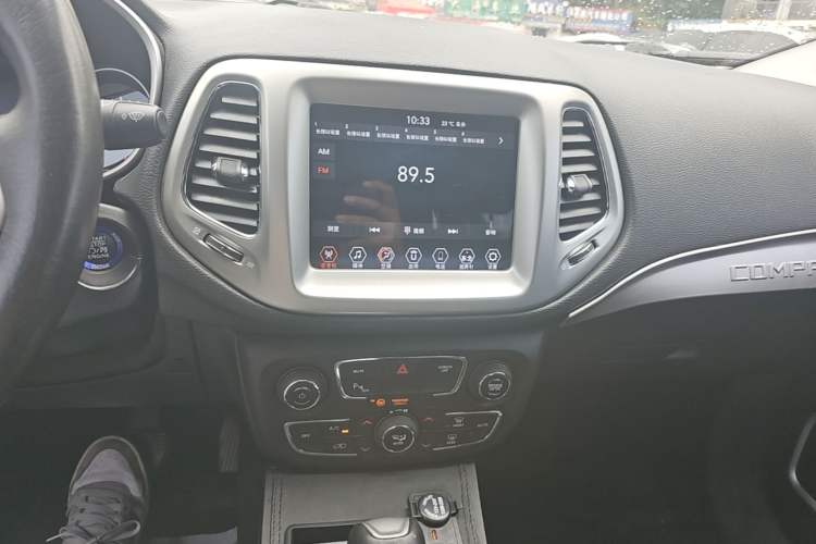 Used Jeep Compass 2017 200T Automatic Family Edition Audio And AC Panel