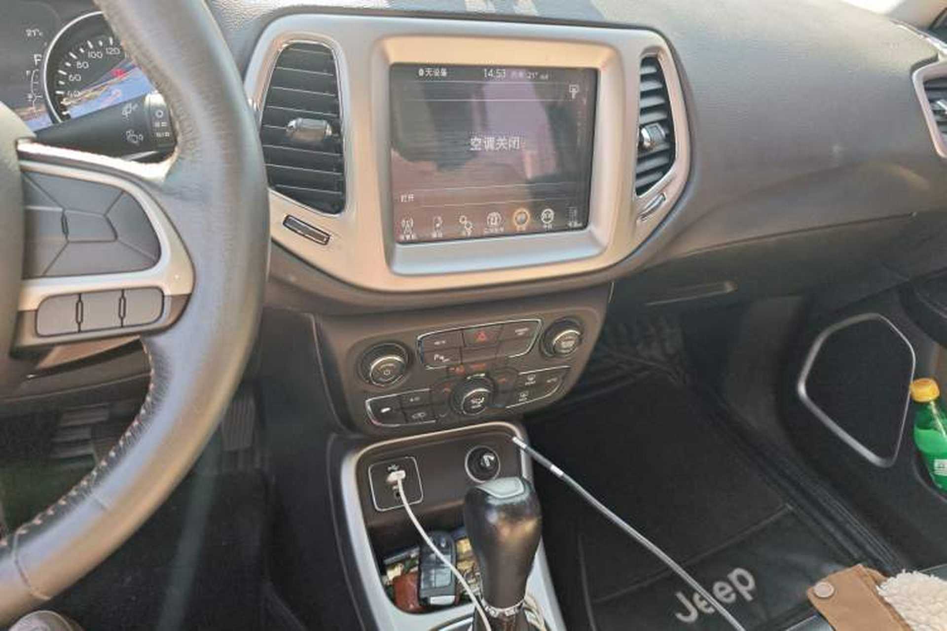 Used Jeep Compass 2017 200T Automatic Family Edition Audio And AC Panel