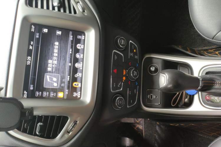 Used Jeep Compass 2017 200T Automatic Family Edition Audio And AC Panel