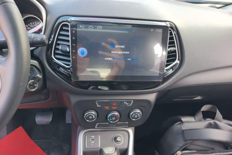 Used Jeep Compass 2017 200T Automatic Enjoyment Version Audio And AC Panel