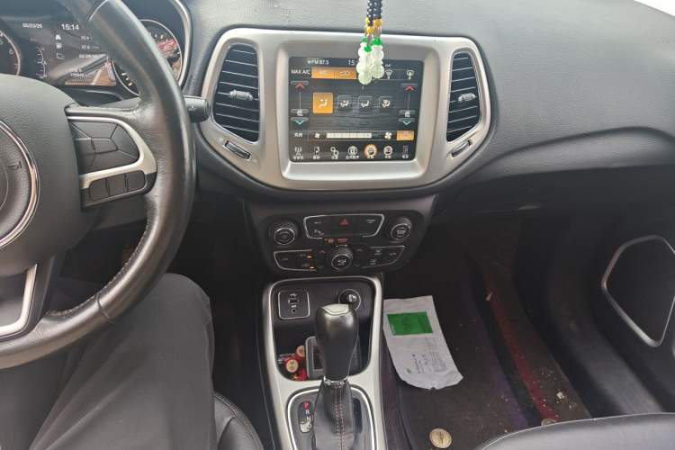 Used Jeep Compass 2017 200T Automatic Family Edition Audio And AC Panel