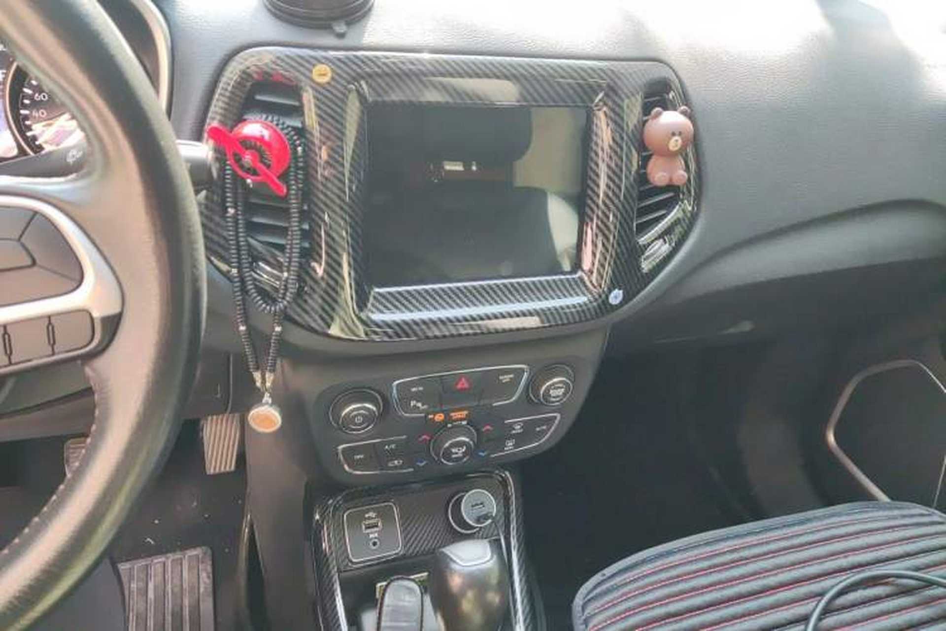 Used Jeep Compass 2017 200T Automatic Family Edition Audio And AC Panel