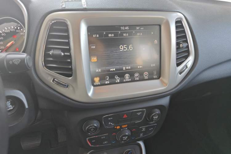 Used Jeep Compass 2017 200T Automatic Family Edition Audio And AC Panel