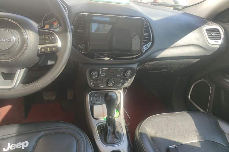 Used Jeep Compass 2017 200T Automatic Family Edition Audio And AC Panel