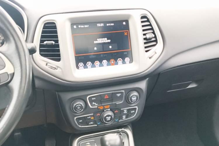 Used Jeep Compass 2017 200T Automatic Family Edition Audio And AC Panel