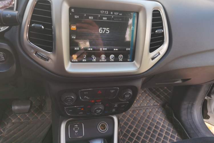 Used Jeep Compass 2017 200T Automatic Family Edition Audio And AC Panel