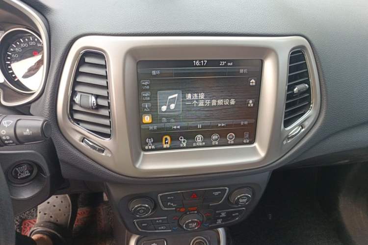 Used Jeep Compass 2017 200T Automatic Family Edition Audio And AC Panel