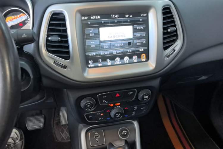 Used Jeep Compass 2017 200T Automatic Family Edition Audio And AC Panel
