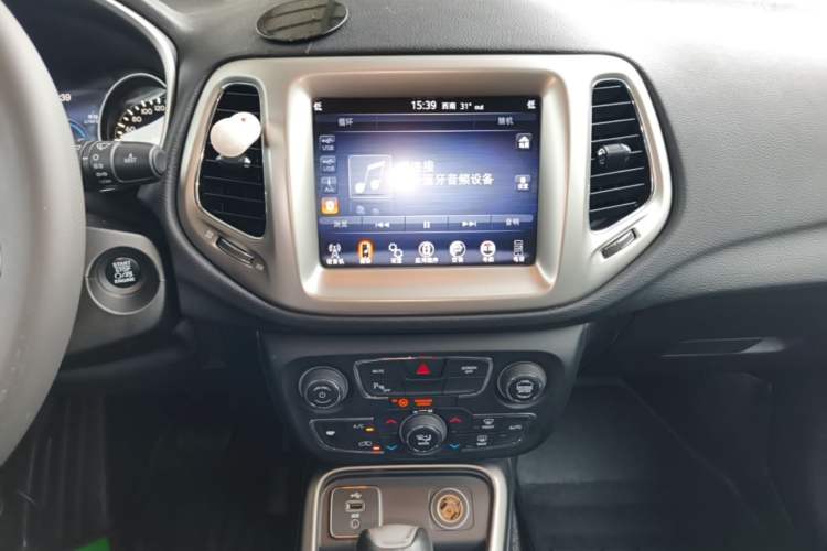 Used Jeep Compass 2017 200T Automatic Family Edition Audio And AC Panel