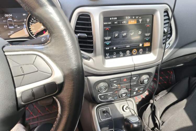Used Jeep Compass 2017 200T Automatic Family Edition Audio And AC Panel