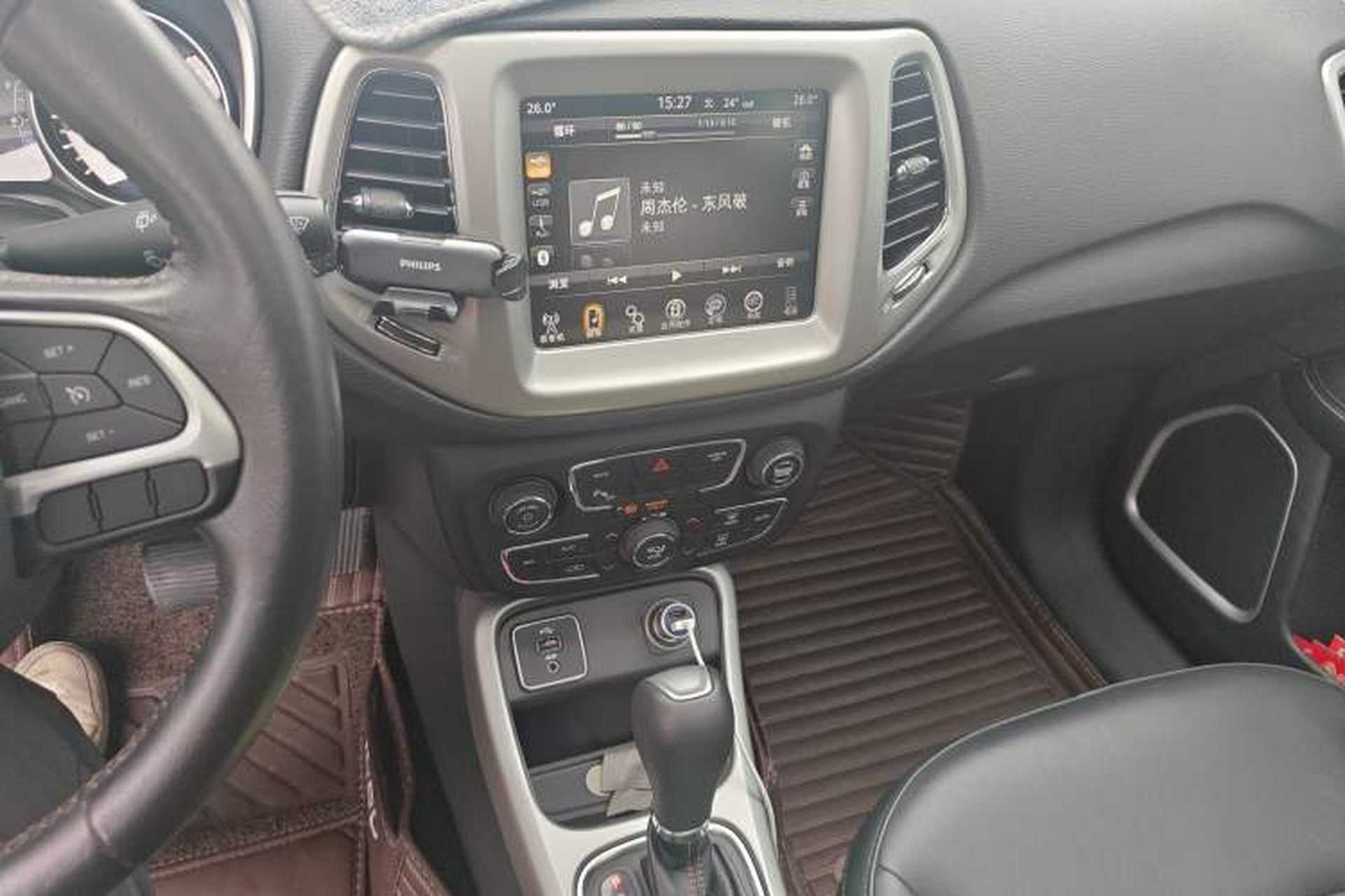 Used Jeep Compass 2017 200T Automatic Family Edition Audio And AC Panel