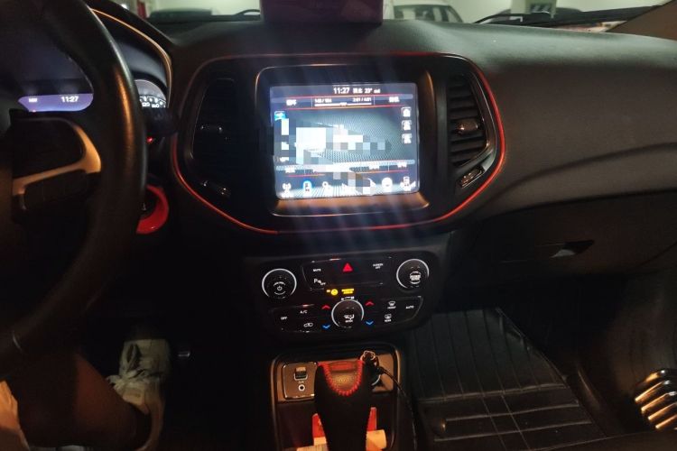 Used Jeep Compass 2017 200T Automatic Family Edition Audio And AC Panel