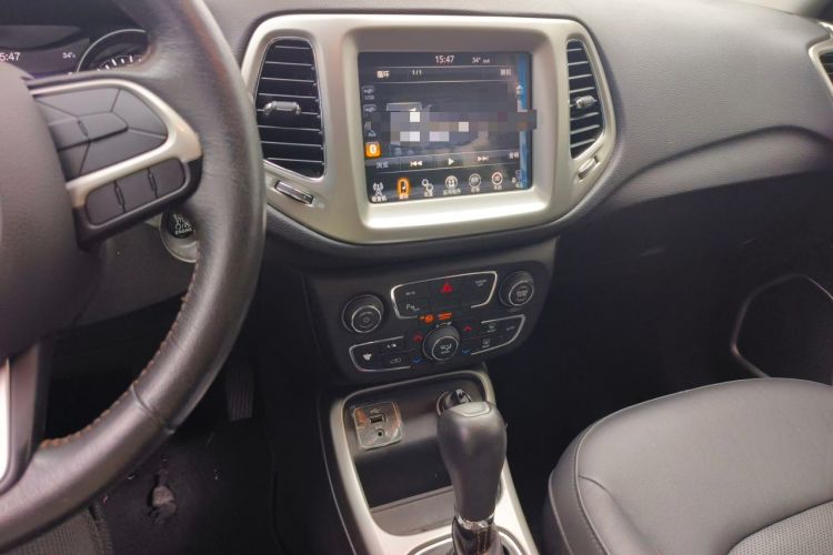 Used Jeep Compass 2017 200T Automatic Family Edition Audio And AC Panel