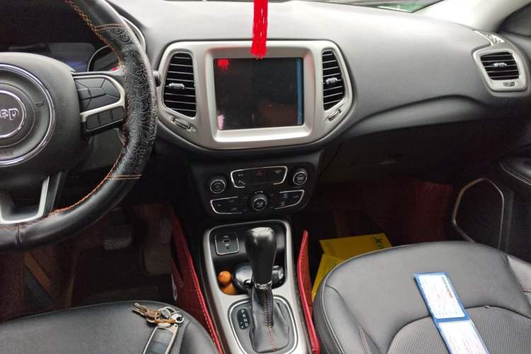 Used Jeep Compass 2017 200T Automatic Family Edition Audio And AC Panel