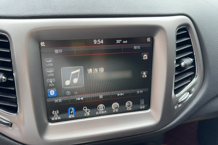 Used Jeep Compass 2017 200T Automatic Family Edition Audio And AC Panel