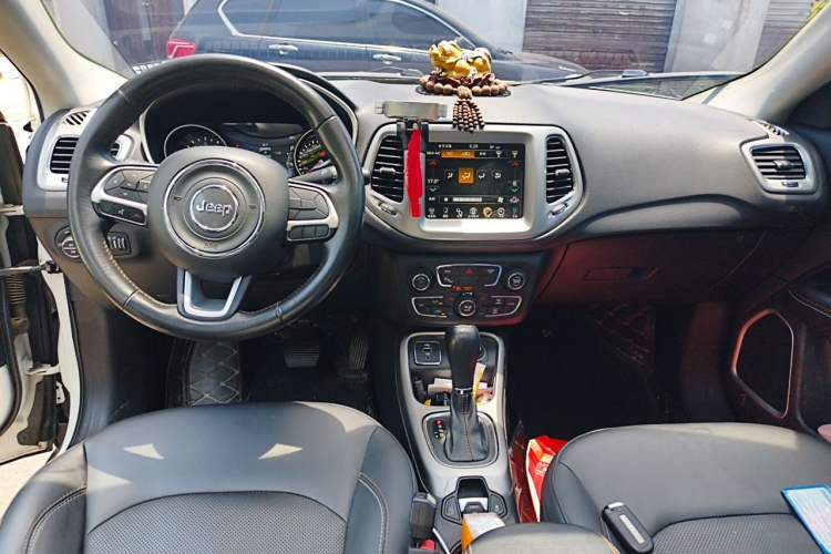 Used Jeep Compass 2017 200T Automatic Family Edition Center Console