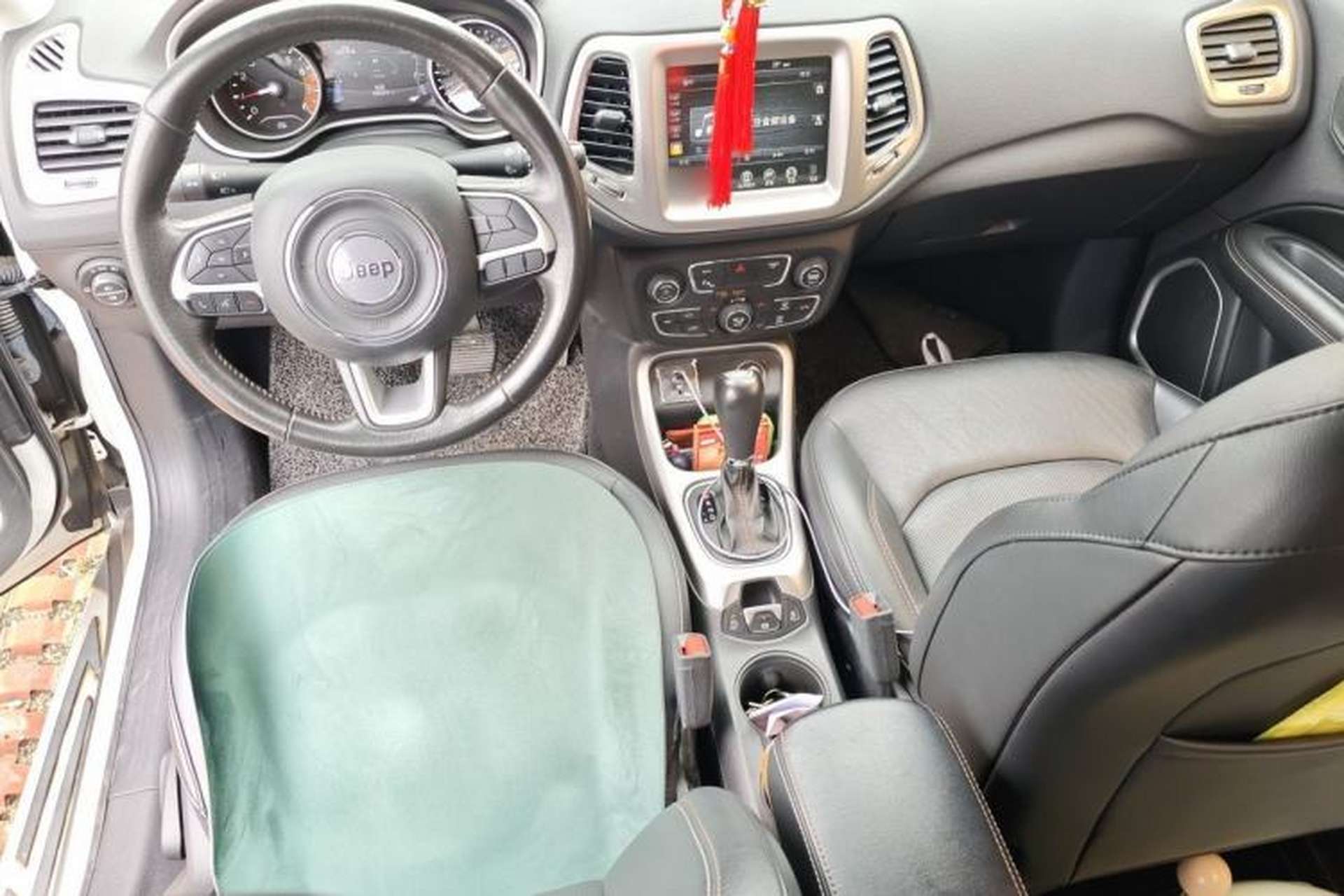 Used Jeep Compass 2017 200T Automatic Family Edition Center Console