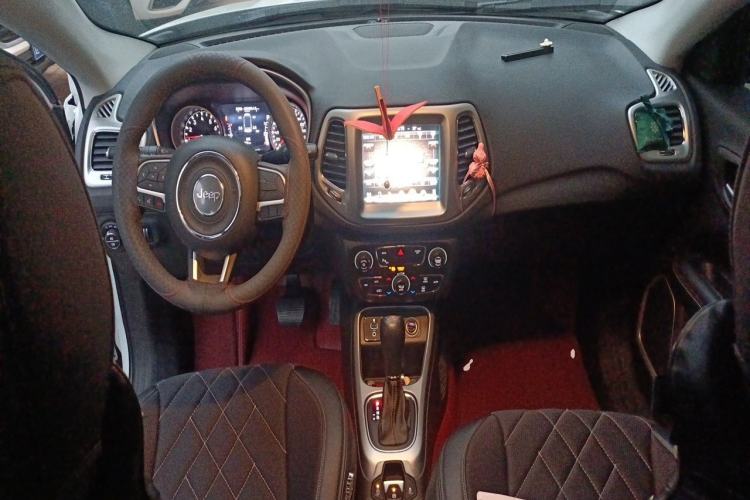 Used Jeep Compass 2017 200T Automatic Family Edition Center Console