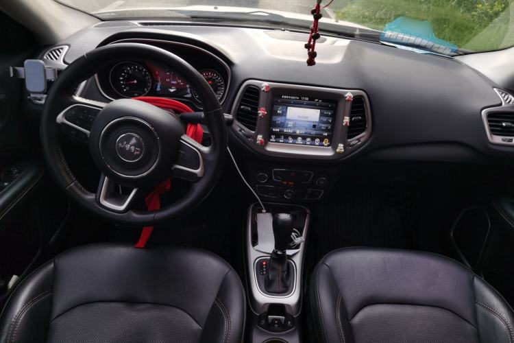 Used Jeep Compass 2017 200T Automatic Family Edition Center Console