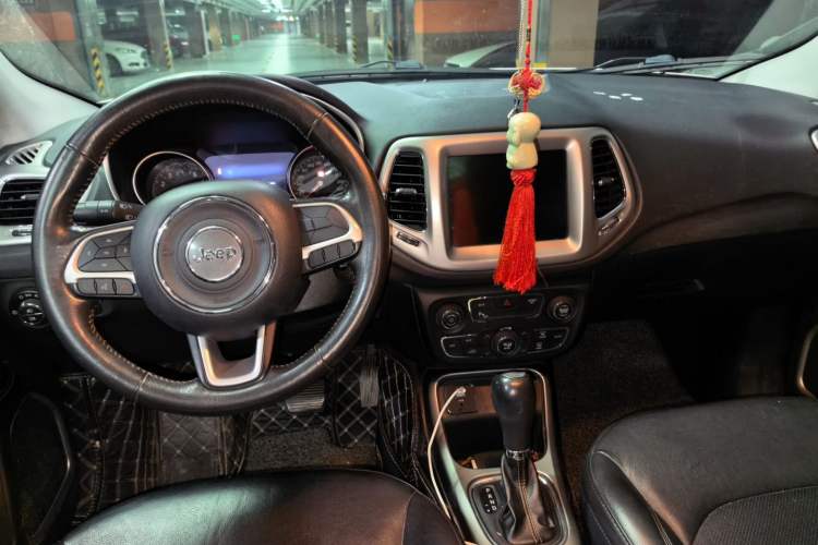 Used Jeep Compass 2017 200T Automatic Family Edition Center Console