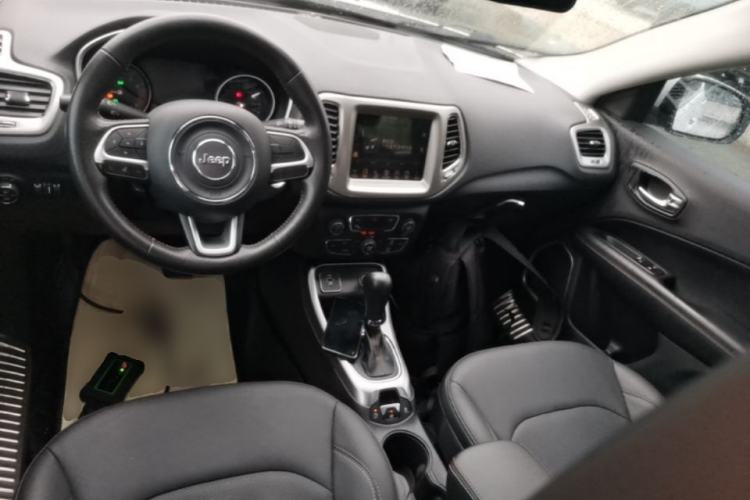 Used Jeep Compass 2017 200T Automatic Family Edition Center Console